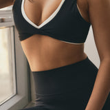 The Twist Bra in Black