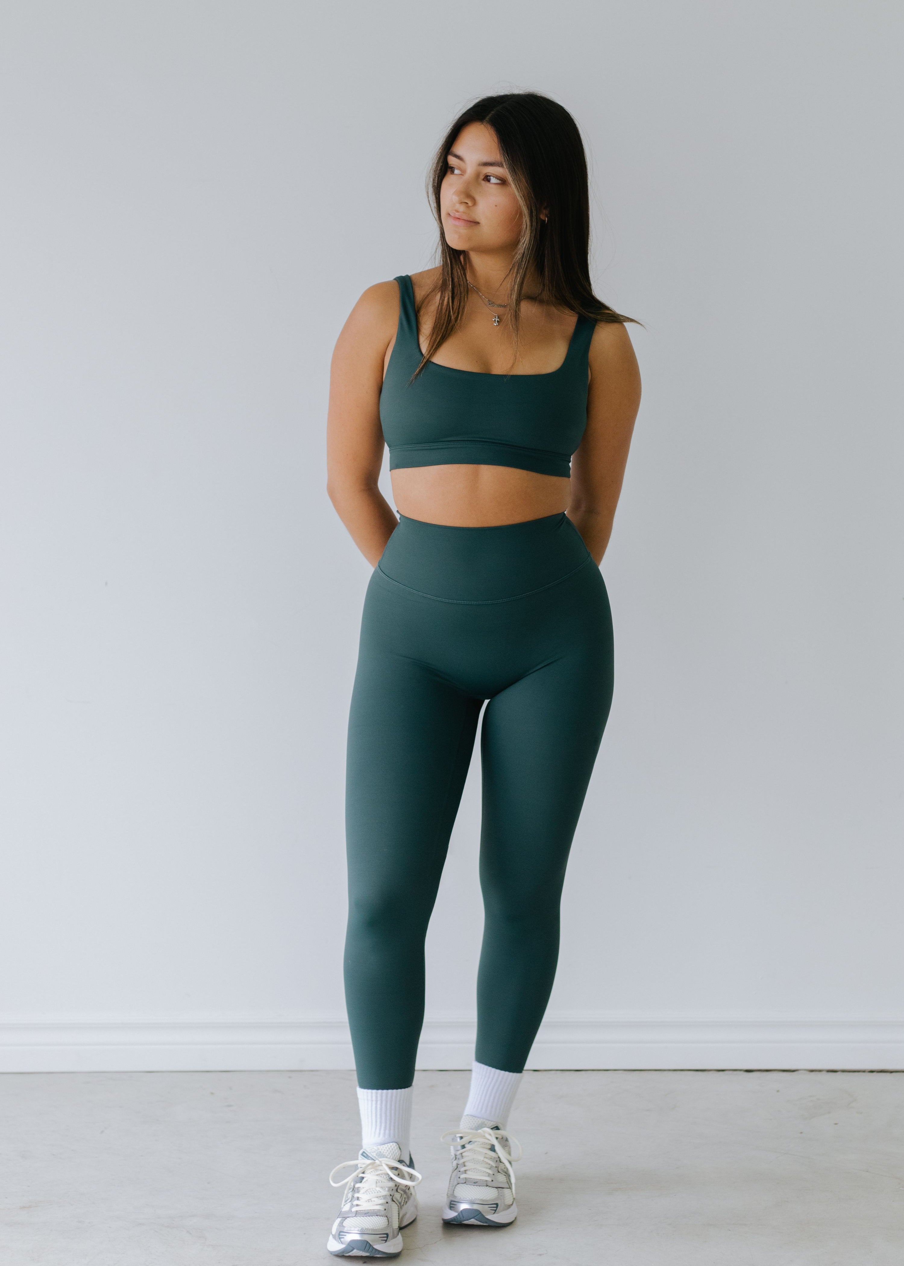 Form Bra in Evergreen – Suav activewear